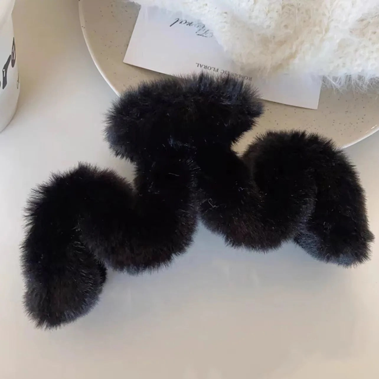 Black Fluffy Squiggle Claw Clip