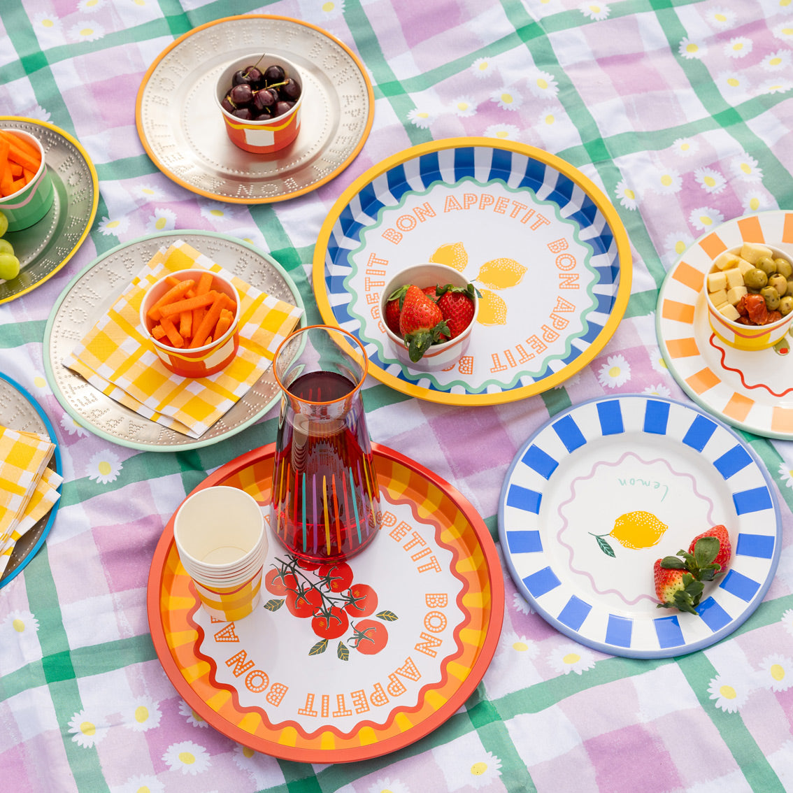 Bon Appetit Tomato Tin Tray - 31cm